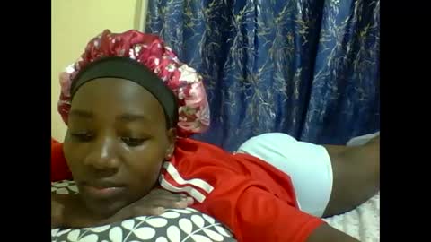 lunah_kitty online show from 05/01/26, 06:34