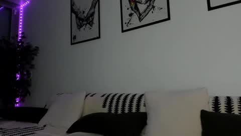 Laura online show from 02/06/25, 09:28