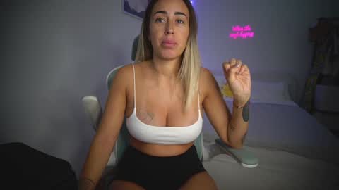 Laura online show from 11/04/25, 10:36