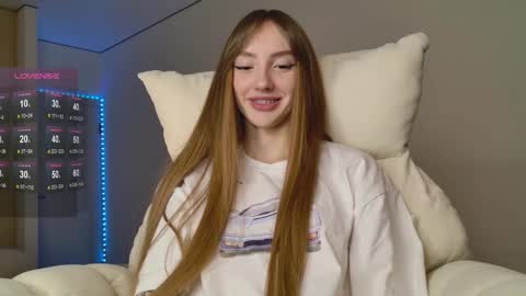Luna online show from 10/15/25, 11:49