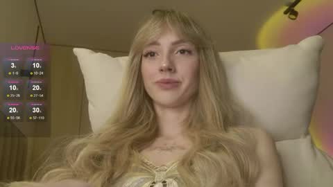 Luna online show from 04/15/26, 12:28