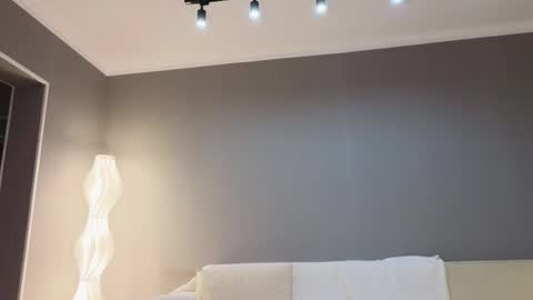 Luna online show from 12/15/25, 03:33