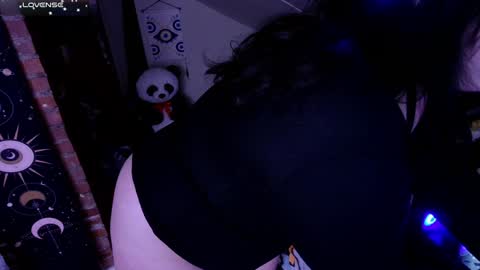 Snapshot of lunalaneee chatting on 01/22/25, 06:10 Luna online show from 01/22/25, 06:10