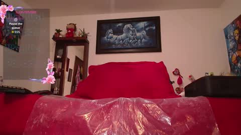 LUNA online show from 10/31/25, 04:24