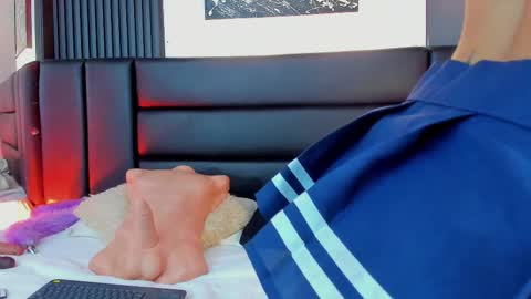 Luna Lenox  online show from 11/28/25, 11:57