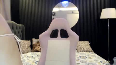 LUNA online show from 04/18/26, 06:28