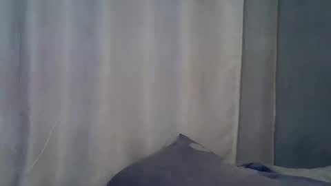 lunalove22_ online show from 10/04/25, 05:55