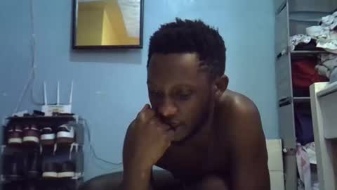 lunalove22_ online show from 11/19/25, 03:12