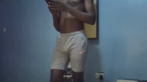 lunalove22_ online show from 02/02/26, 06:28