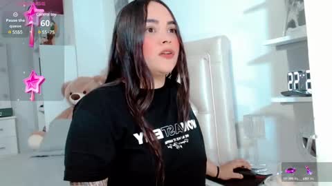 Luna online show from 03/12/25, 11:54