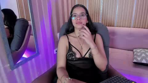 lunamillers_ online show from 05/05/26, 12:24