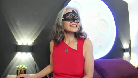 lunamisteriosa_ online show from 11/10/25, 11:42