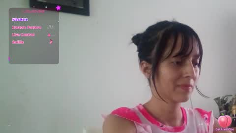 Snapshot of lunamoon_17 chatting on 02/04/25, 09:20 LUNA online show from 02/04/25, 09:20