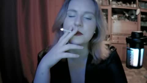 Snapshot of lunamystique_ chatting on 05/22/26, 04:23 lunamystique_ online show from 05/22/26, 04:23