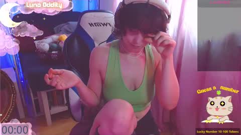 Snapshot of lunaoddity chatting on 10/07/25, 12:35 Luna online show from 10/07/25, 12:35