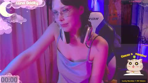 Snapshot of lunaoddity chatting on 10/27/25, 11:20 Luna online show from 10/27/25, 11:20