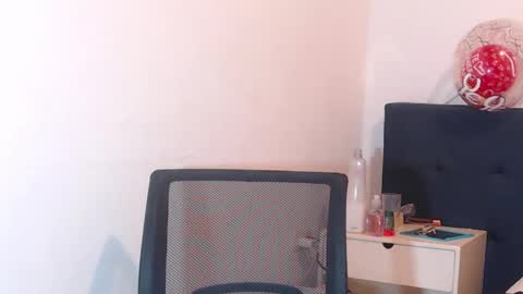 Snapshot of lunapalmer01 chatting on 12/03/24, 07:21 Julieth online show from 12/03/24, 07:21