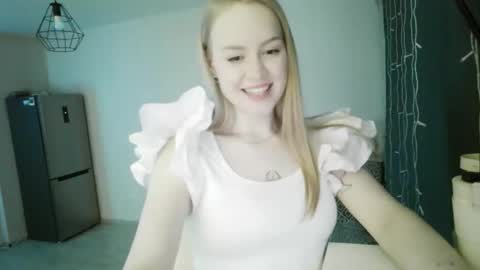 lunapeony online show from 03/03/26, 06:58