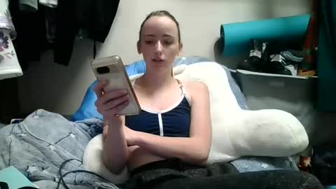 lunapixie2020 online show from 12/10/24, 04:02