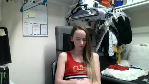 lunapixie2020 online show from 02/09/25, 09:16