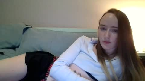 lunapixie2020 online show from 02/12/25, 01:09