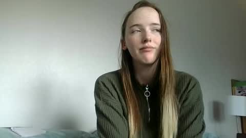 lunapixie2020 online show from 09/15/25, 07:25