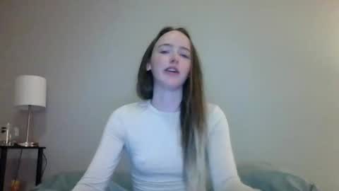 lunapixie2020 online show from 09/22/25, 12:34