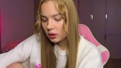 Luna online show from 11/09/25, 02:48