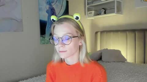 Sofia online show from 10/13/25, 12:38