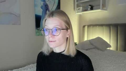 Sofia online show from 10/15/25, 08:25