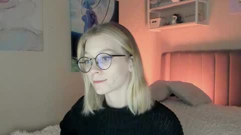 Sofia online show from 11/11/25, 01:33