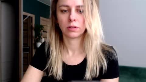 Luna online show from 03/04/26, 01:39