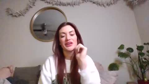 Snapshot of lunara_obscene chatting on 11/16/25, 10:59 Luna online show from 11/16/25, 10:59