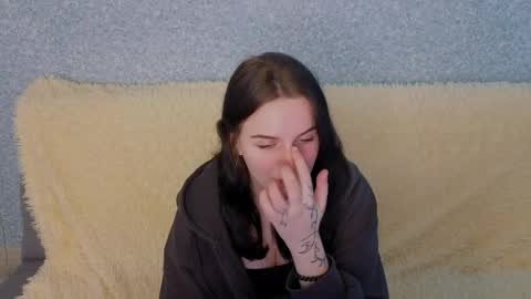 Snapshot of lunariaas chatting on 04/11/26, 05:12 Valeria online show from 04/11/26, 05:12