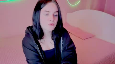 Snapshot of lunariaas chatting on 04/15/26, 07:43 Valeria online show from 04/15/26, 07:43