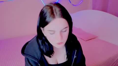 Snapshot of lunariaas chatting on 04/15/26, 07:58 Valeria online show from 04/15/26, 07:58