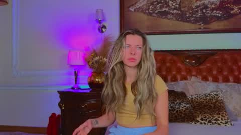 Luna Rishi online show from 11/04/25, 06:01