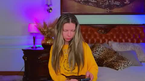 Luna Rishi online show from 12/02/25, 06:08