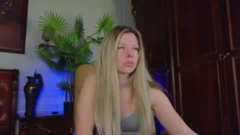 Luna Rishi online show from 04/13/26, 06:19