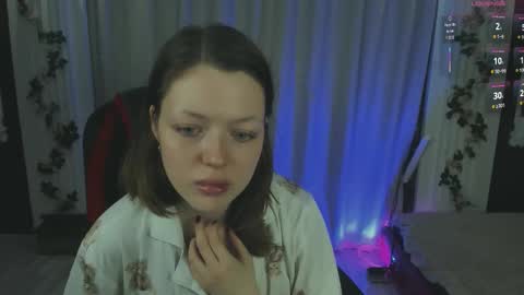 Lily online show from 10/08/25, 06:00