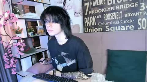 Snapshot of lunaroffset chatting on 06/01/26, 05:09 Matthew online show from 06/01/26, 05:09
