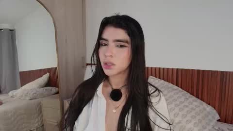 Luna Rousse online show from 02/04/26, 09:42