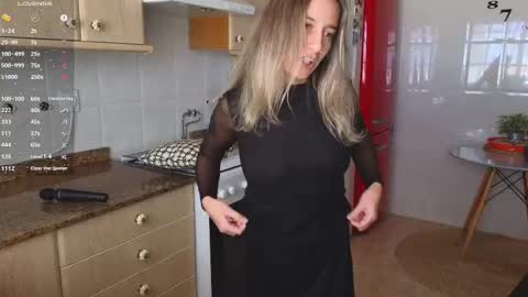 Snapshot of lunary_mix chatting on 03/06/25, 12:30 Luna online show from 03/06/25, 12:30