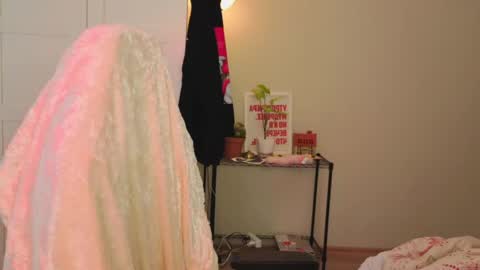 Kate online show from 04/24/26, 11:01
