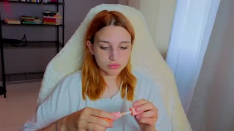 Snapshot of lunatale chatting on 07/11/26, 10:07 Kate online show from 07/11/26, 10:07