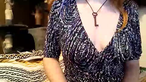lunathepoet online show from 06/11/26, 02:53
