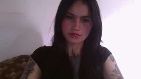 Snapshot of lunatica_2000 chatting on 01/10/25, 04:51 Luna online show from 01/10/25, 04:51