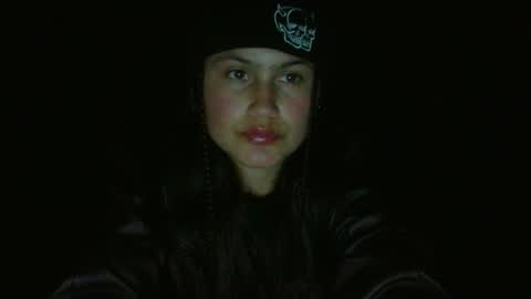 Snapshot of lunatica_2000 chatting on 10/21/25, 04:13 Luna online show from 10/21/25, 04:13