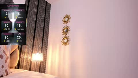 Luna   online show from 04/18/26, 04:00