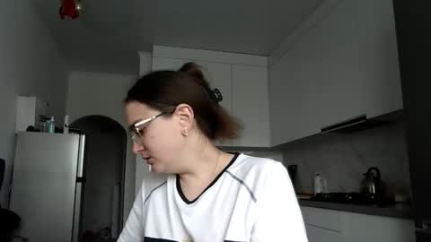 lunavelvet3 online show from 10/28/25, 11:25